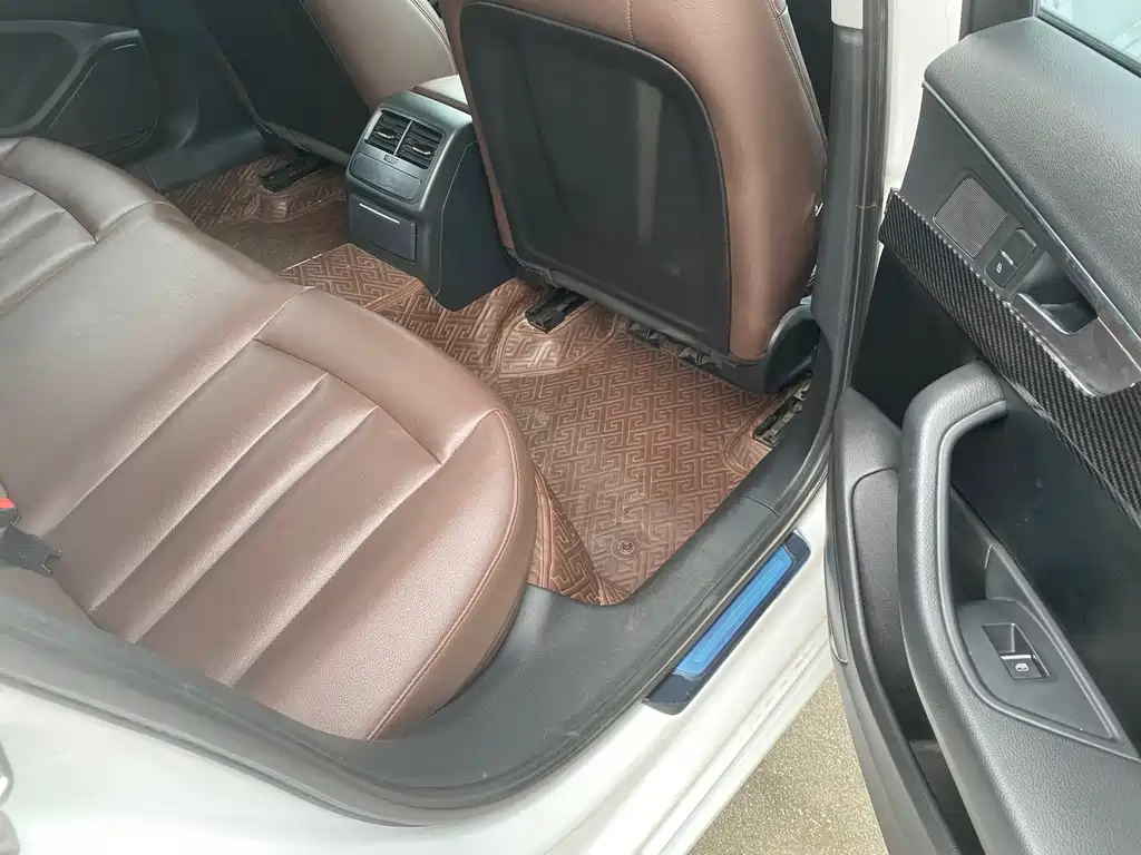 Audi A4L — миниатюра 13
