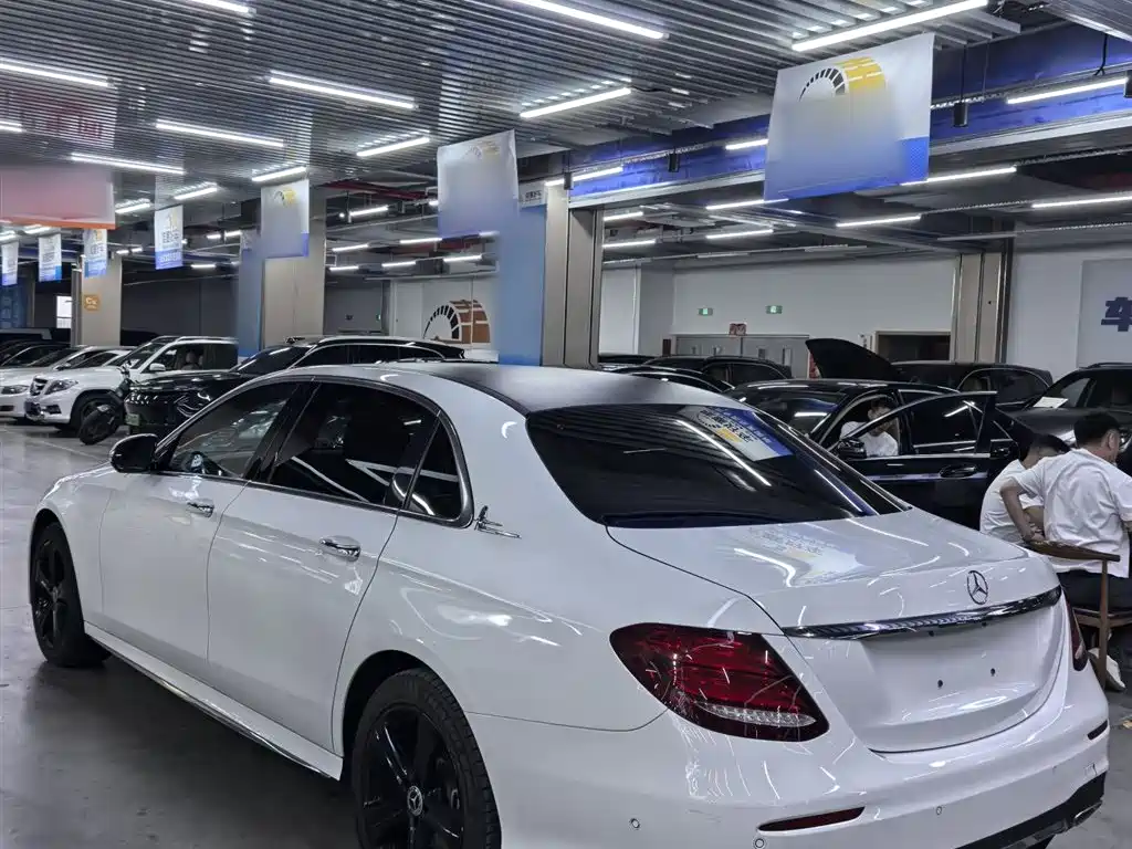 MERCEDES-BENZ E CLASS