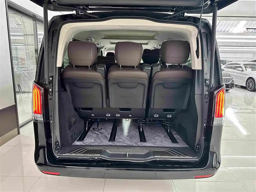 Mercedes-Benz V-Class — миниатюра 24