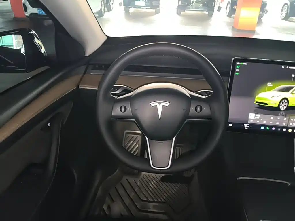 Tesla Model Y — фотографии объявления, Фото 11