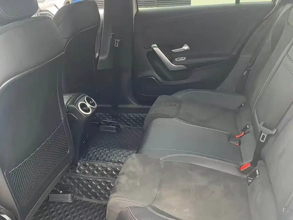 Mercedes-Benz A-Class — миниатюра 12