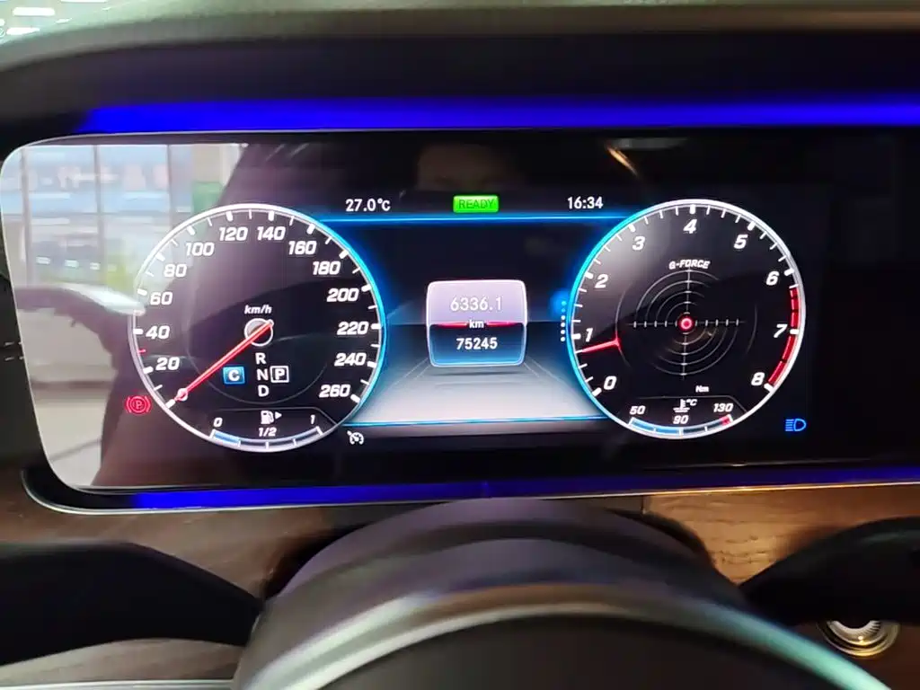 Mercedes-Benz E-Class — миниатюра 12