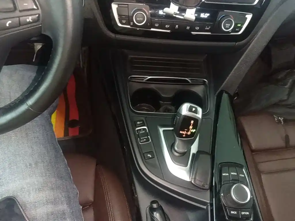 BMW 3 Series — миниатюра 14
