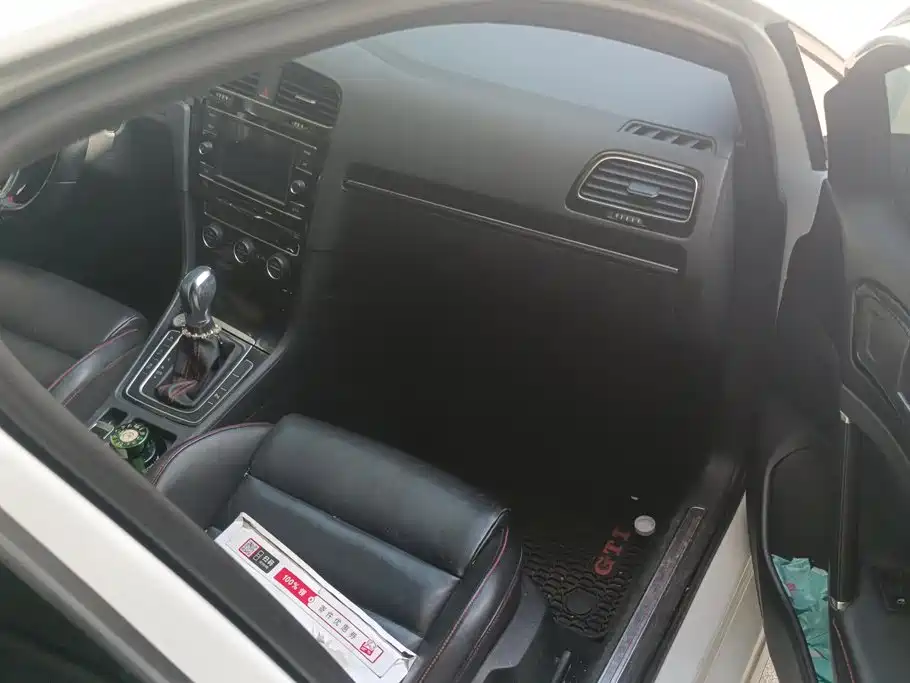 Volkswagen Golf GTI — миниатюра 8