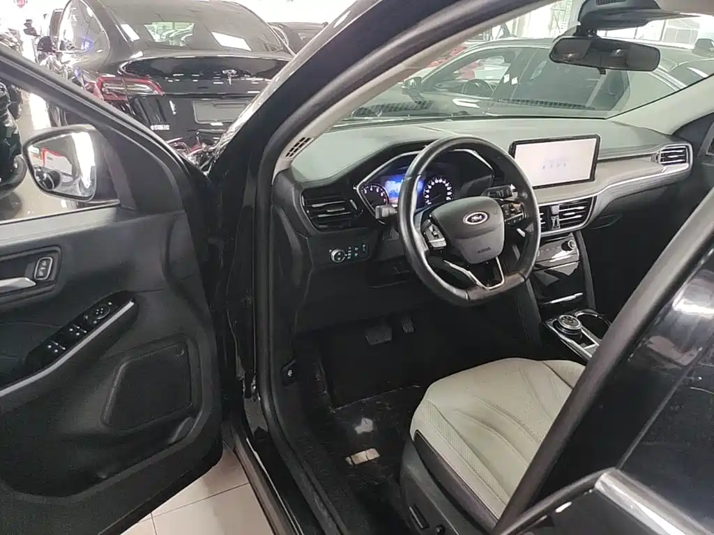 Ford Escape — миниатюра 16