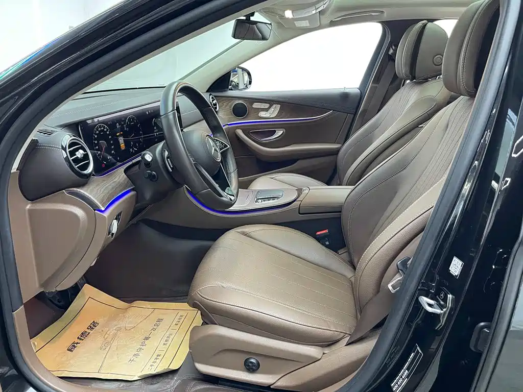 Mercedes-Benz E-Class — миниатюра 12