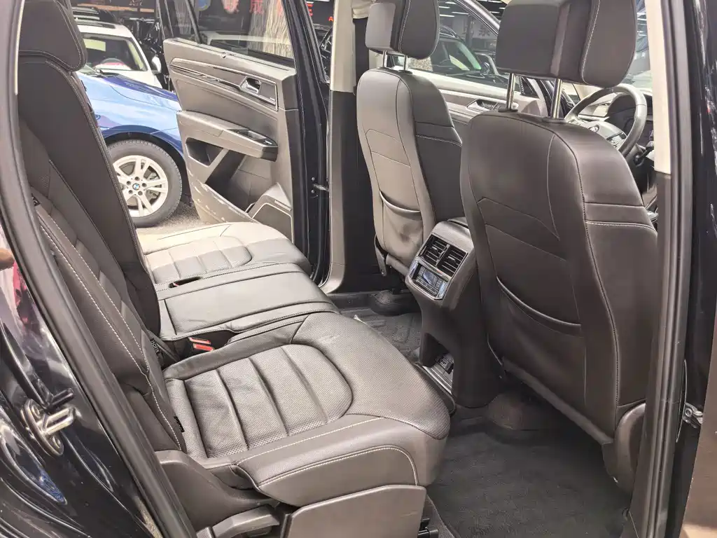 Volkswagen Teramont — миниатюра 8