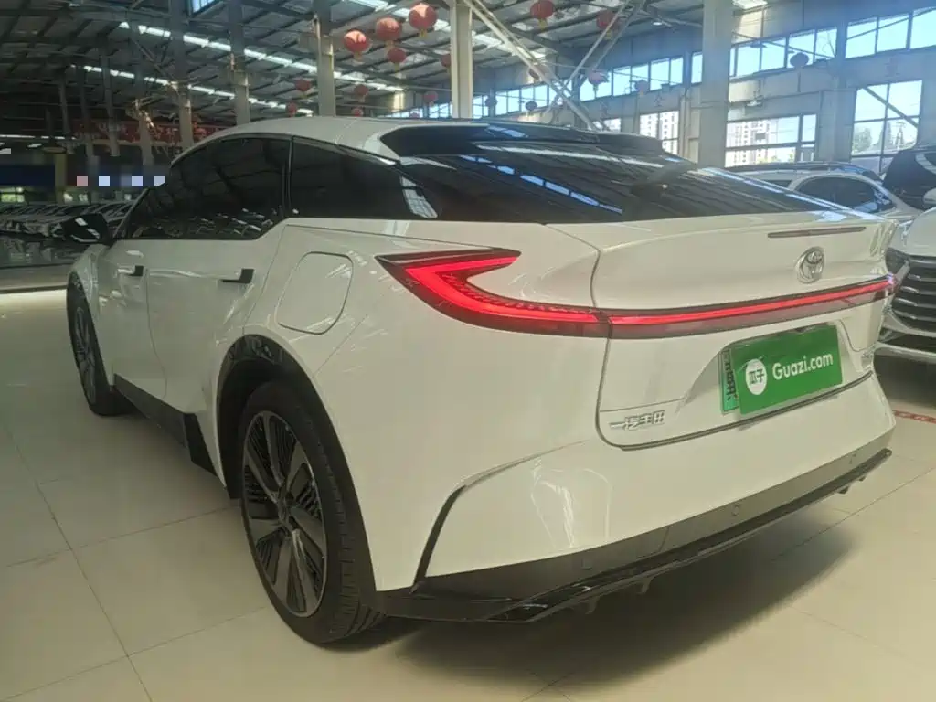 Toyota bZ5 — миниатюра 5
