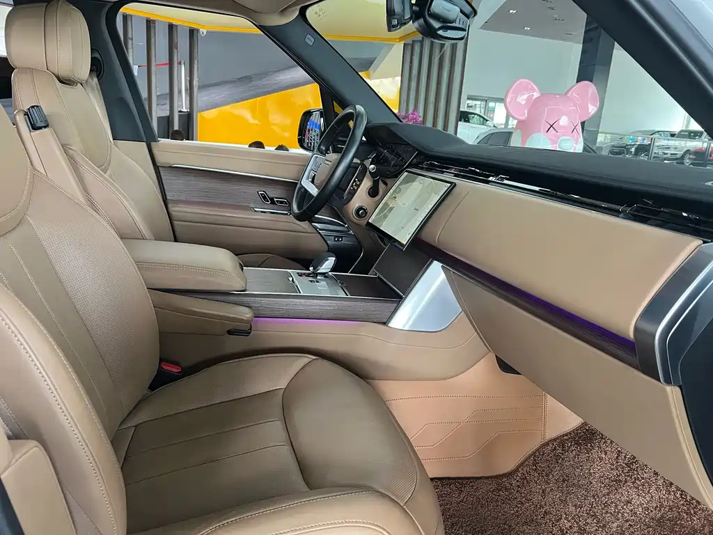 Land Rover Range Rover 2024 3.0 L6 400PS Long Wheelbase мест