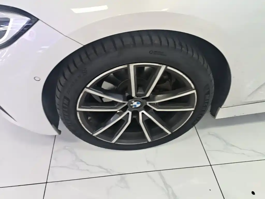 BMW 3 Series — миниатюра 23
