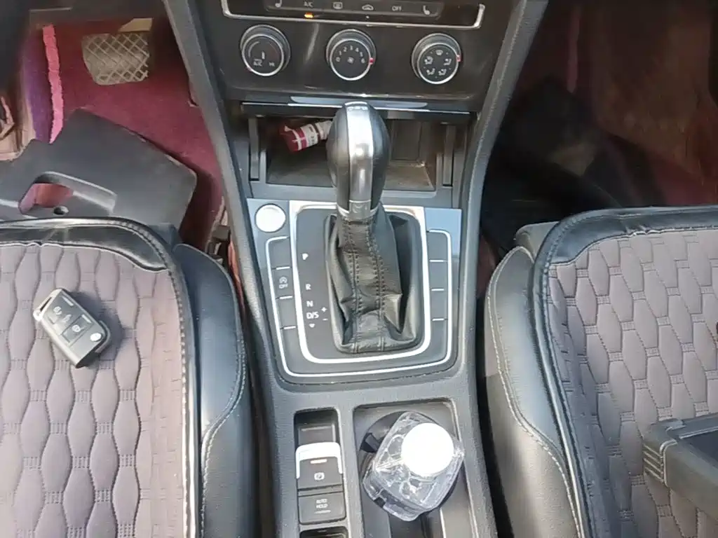 Volkswagen Golf — миниатюра 14