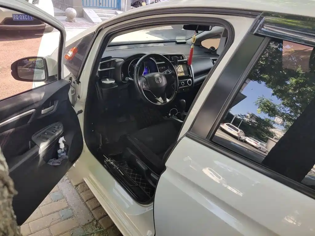 Honda Fit — миниатюра 14