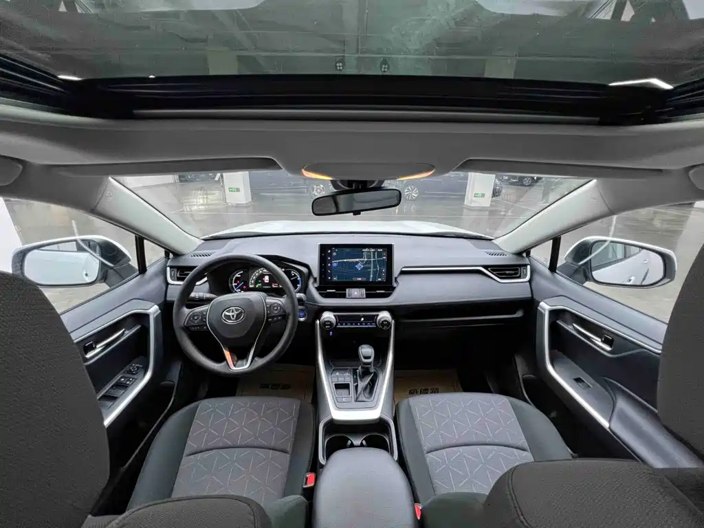 Toyota RAV4 — миниатюра 27