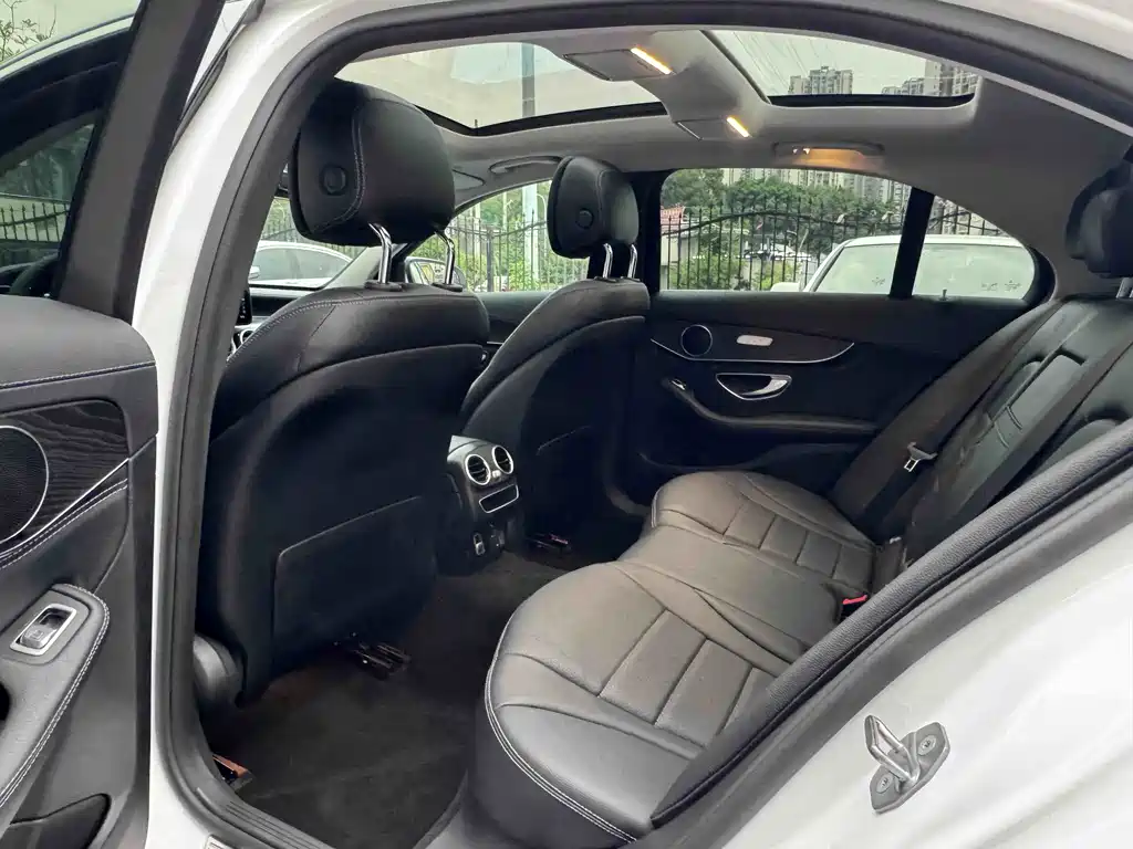 Mercedes-Benz C-Class — миниатюра 9