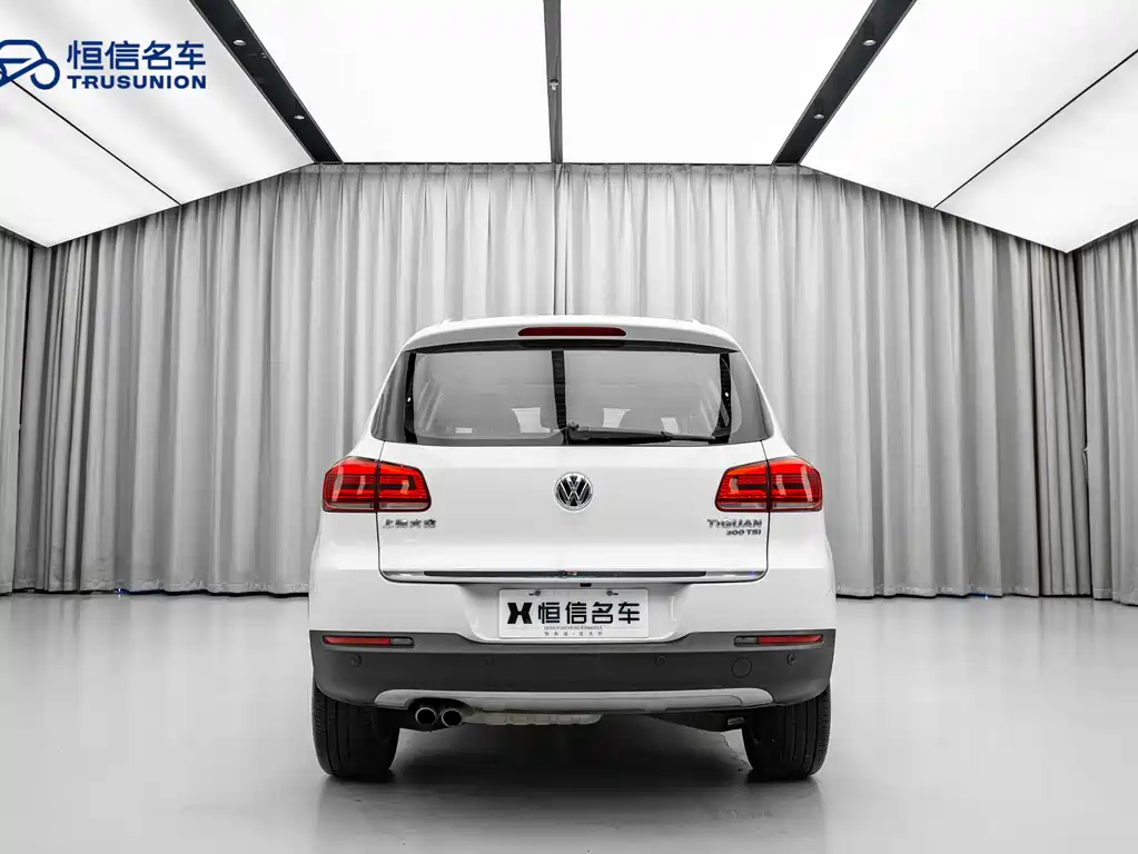 Volkswagen Tiguan 2016 300TSI AT Luxury