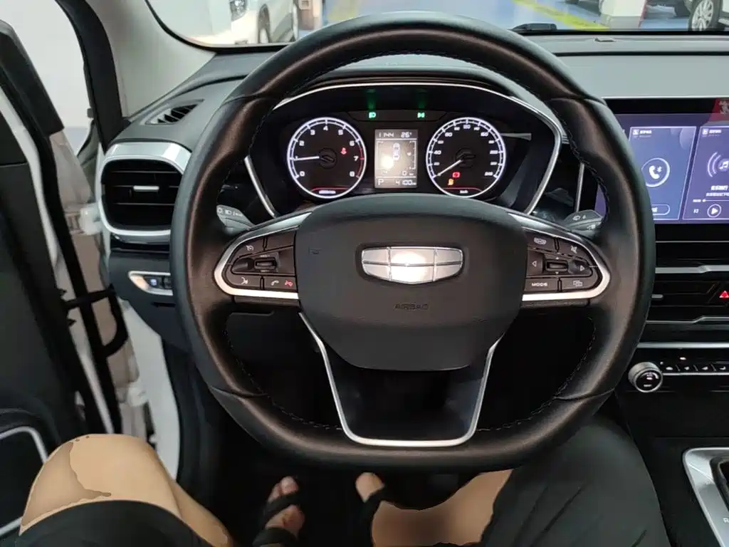 Geely Binyue — миниатюра 11