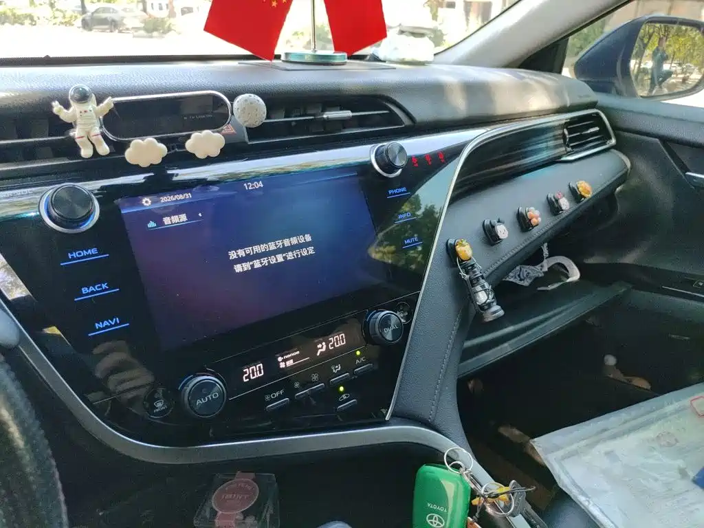Toyota Camry — миниатюра 14