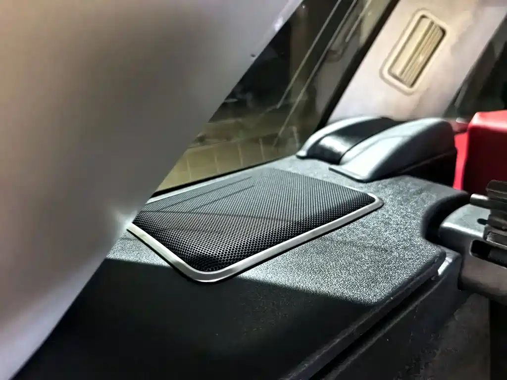 Land Rover Sport — миниатюра 16
