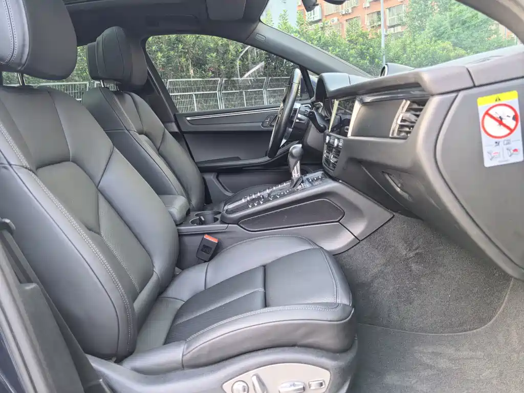 Porsche Macan — миниатюра 14