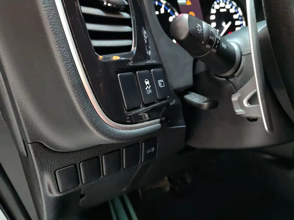 Mitsubishi Outlander — миниатюра 15