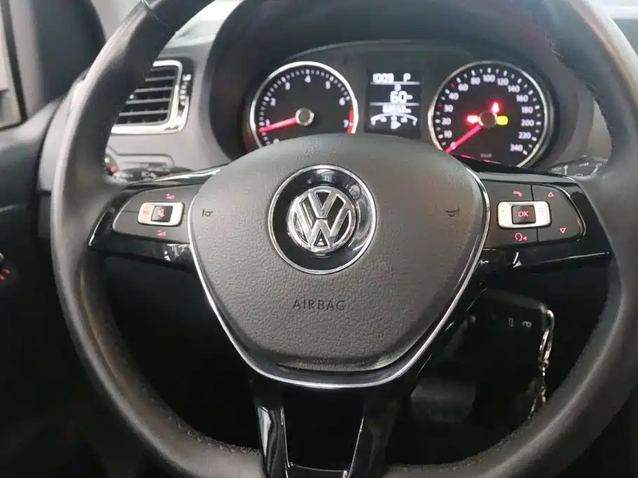 Volkswagen Polo — миниатюра 6