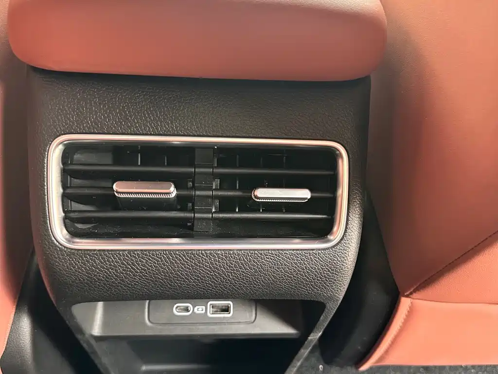 Geely 博越REV — миниатюра 9