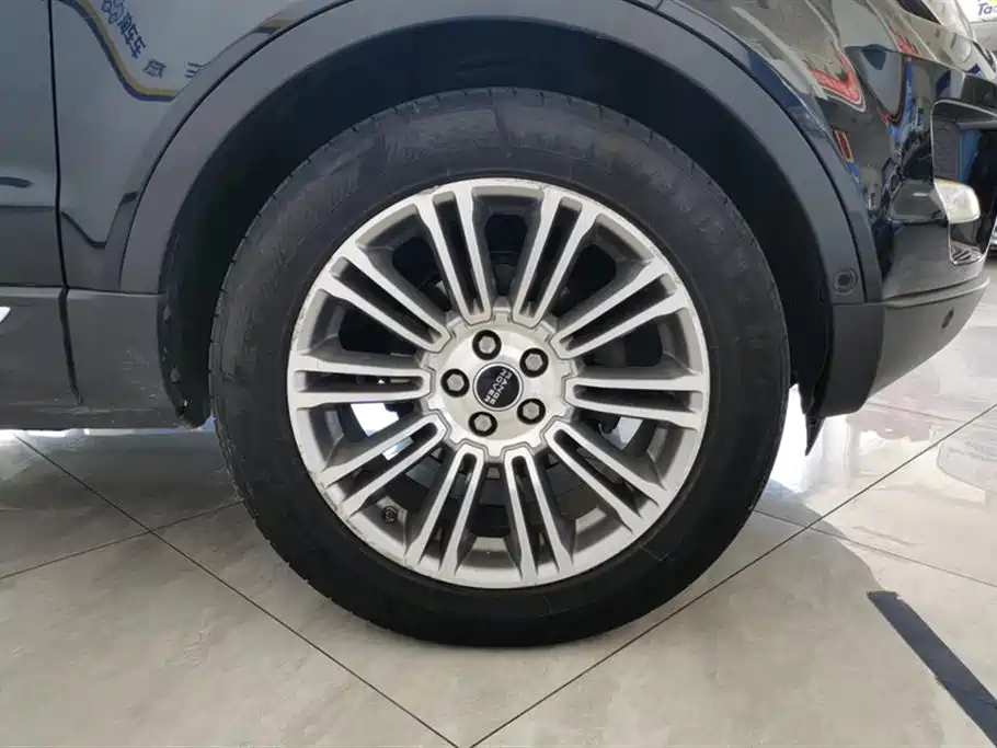 Land Rover Range Rover Evoque 2012 2.0T 5