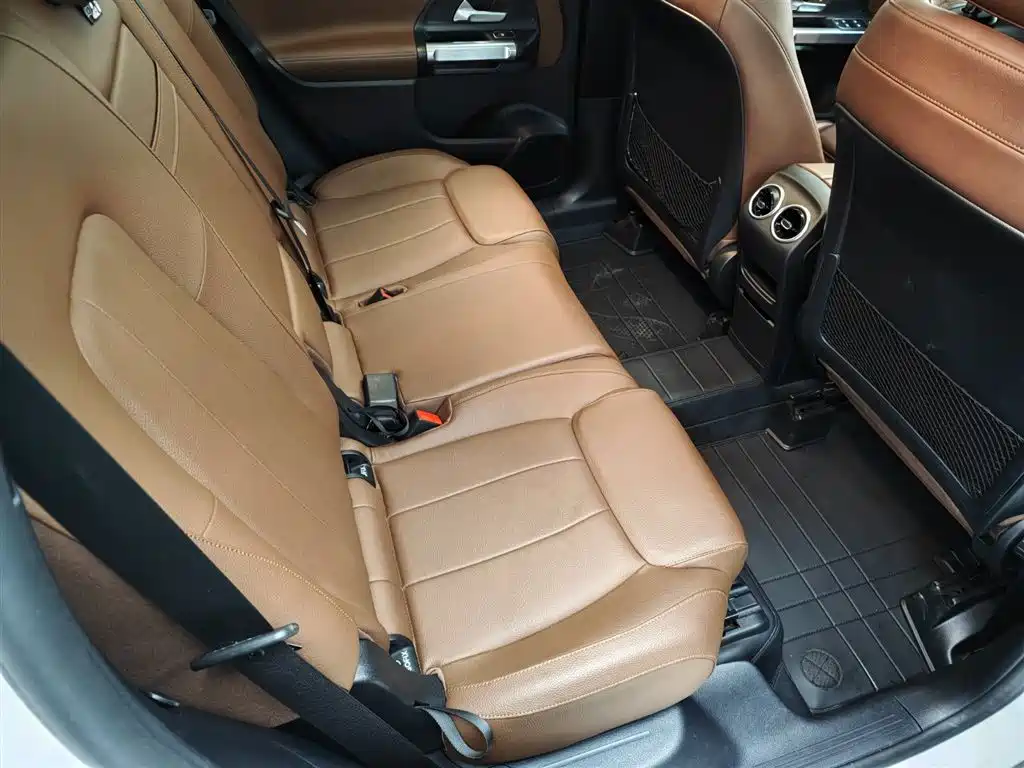 Mercedes-Benz GLB — миниатюра 12