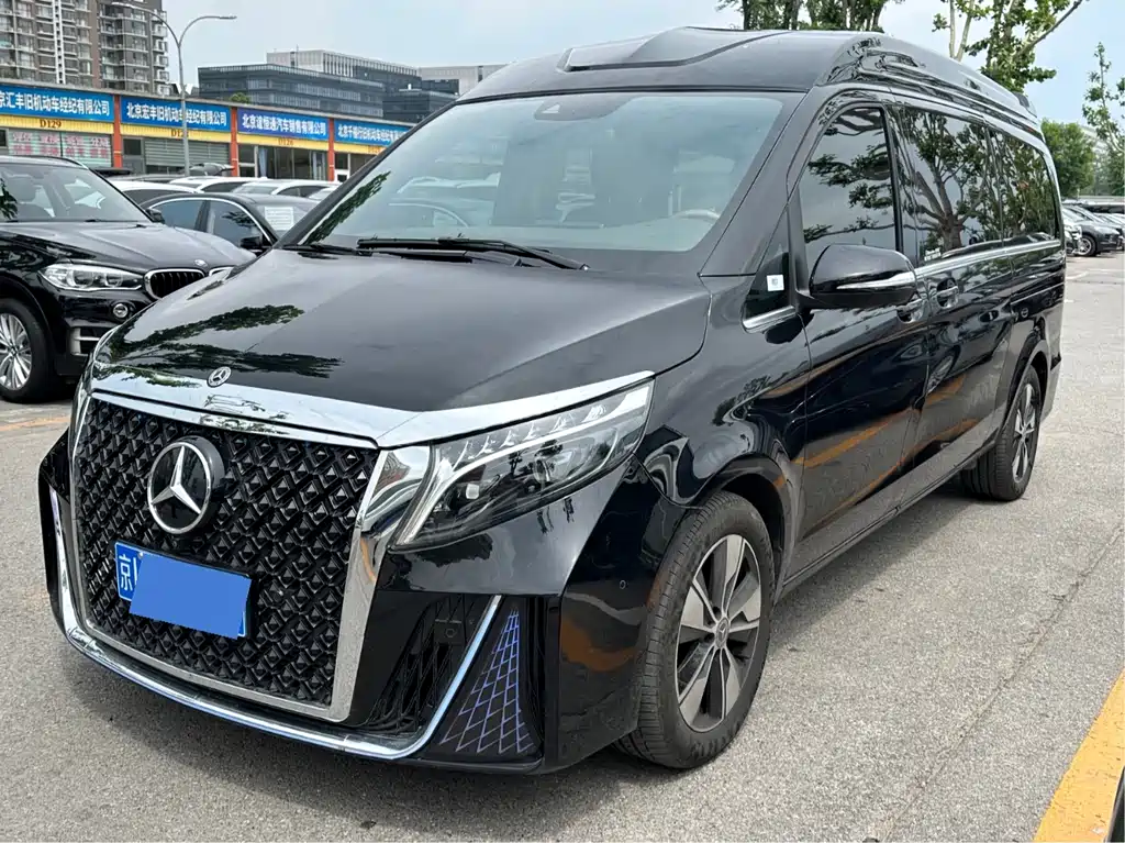 Mercedes-Benz V-Class 2025