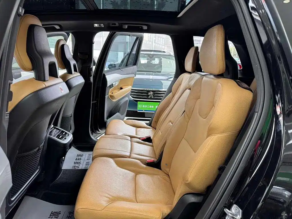 Volvo XC90 — миниатюра 8