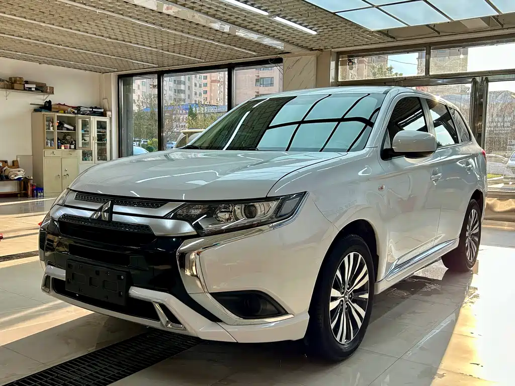 Купить Mitsubishi Outlander