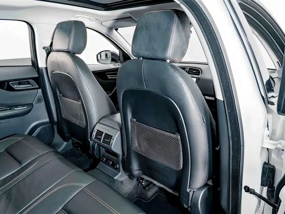 Jaguar F-PACE — миниатюра 21