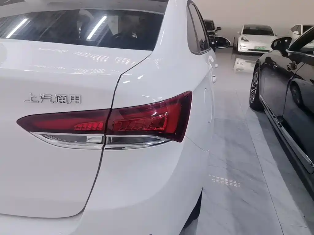 Buick Excelle — миниатюра 8
