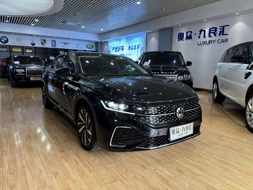 Volkswagen Passat 2023 330TSI Elite