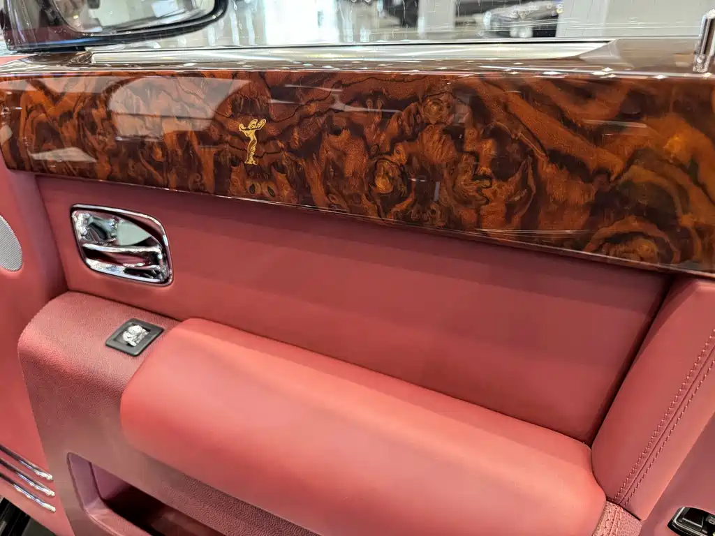 Rolls-Royce Phantom — миниатюра 14