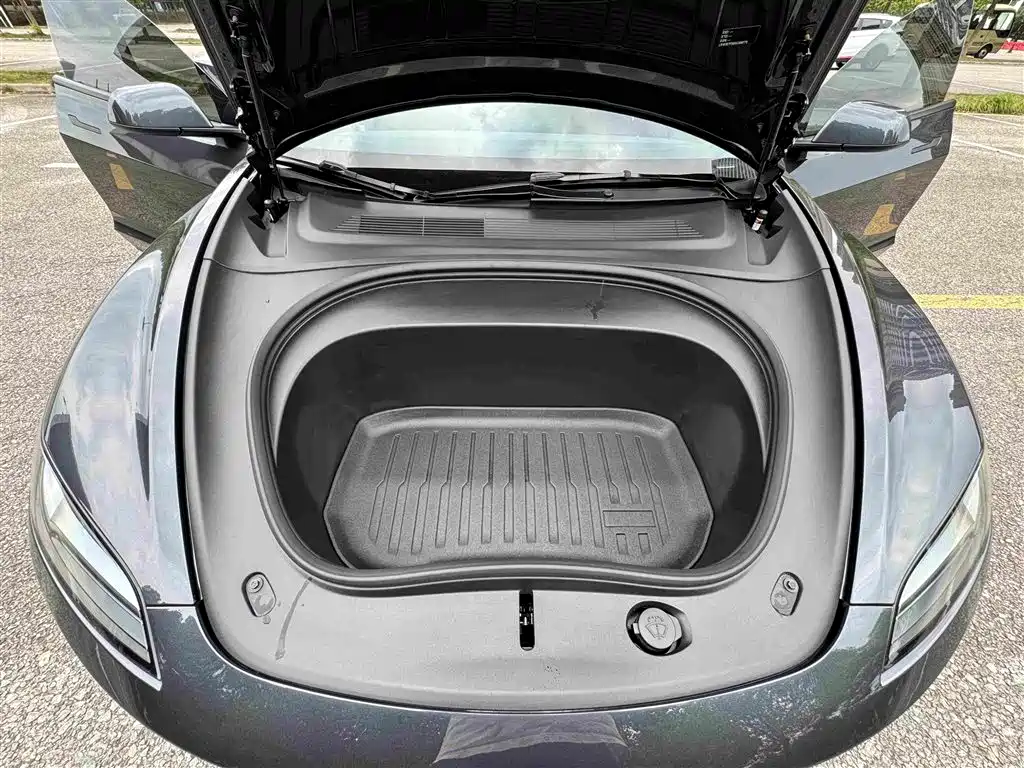 Tesla Model 3 — миниатюра 34