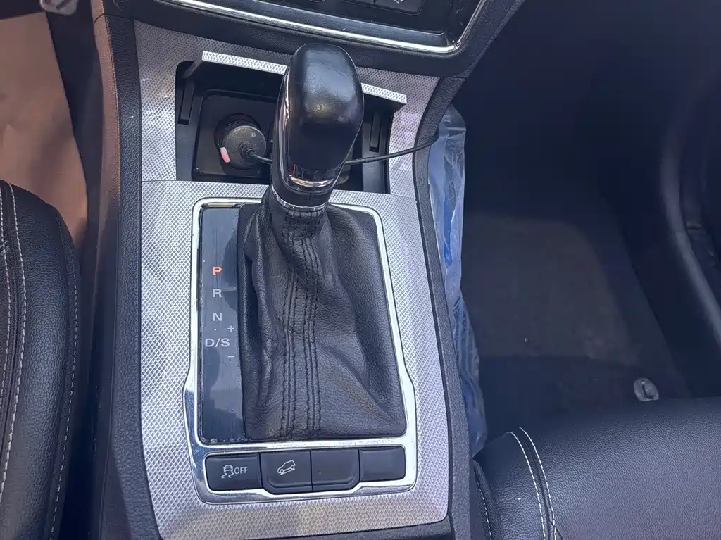 Roewe RX5 — миниатюра 14