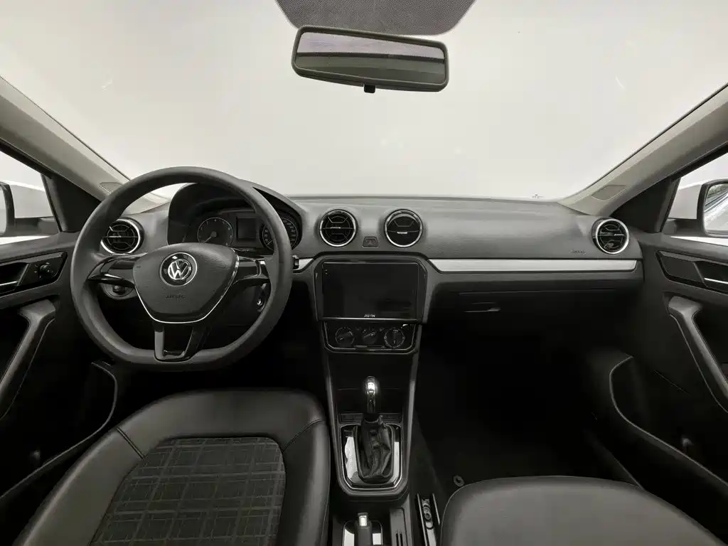 Volkswagen Jetta — миниатюра 5