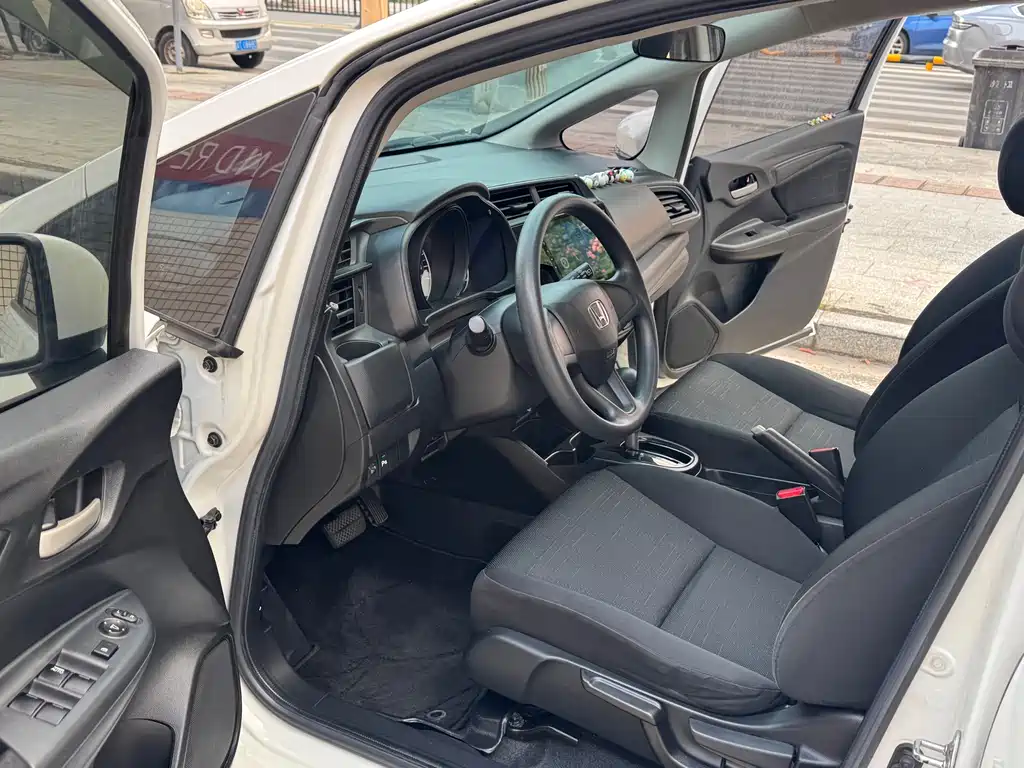 Honda Fit — миниатюра 13