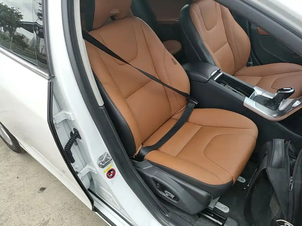 Volvo S60 — миниатюра 25