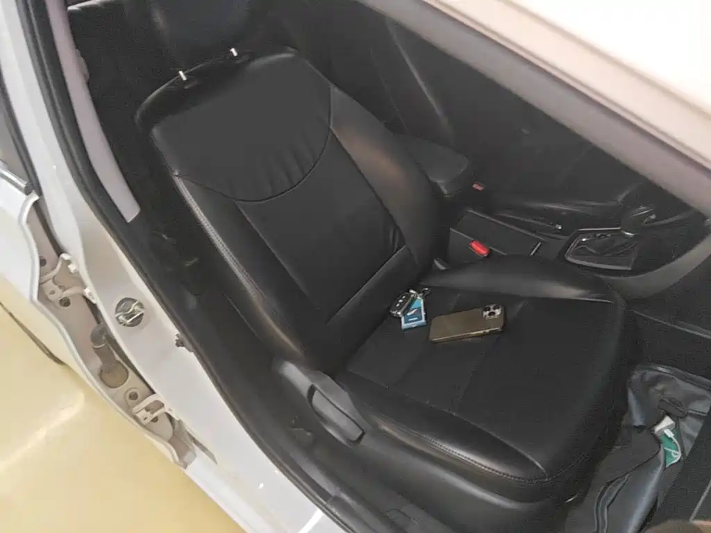 Hyundai Elantra Langdong — миниатюра 25