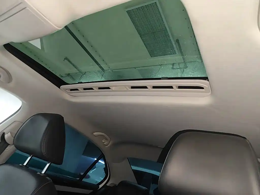 Volkswagen Sagitar — миниатюра 18