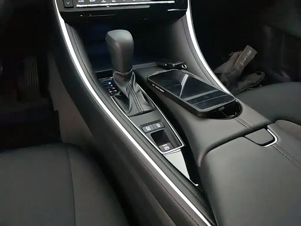 Toyota Avalon — миниатюра 14