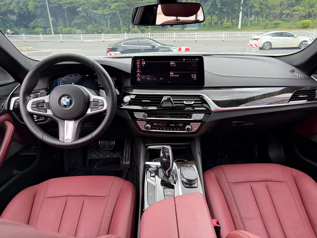 BMW 5 Series — миниатюра 6