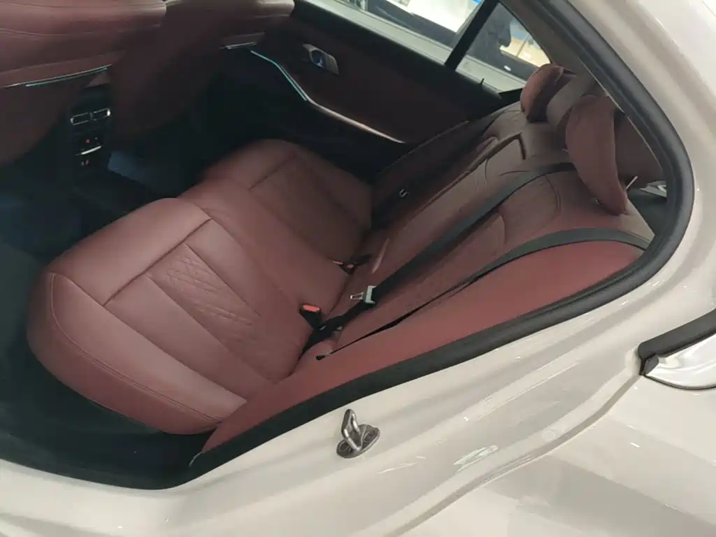 BMW 3 Series — миниатюра 17