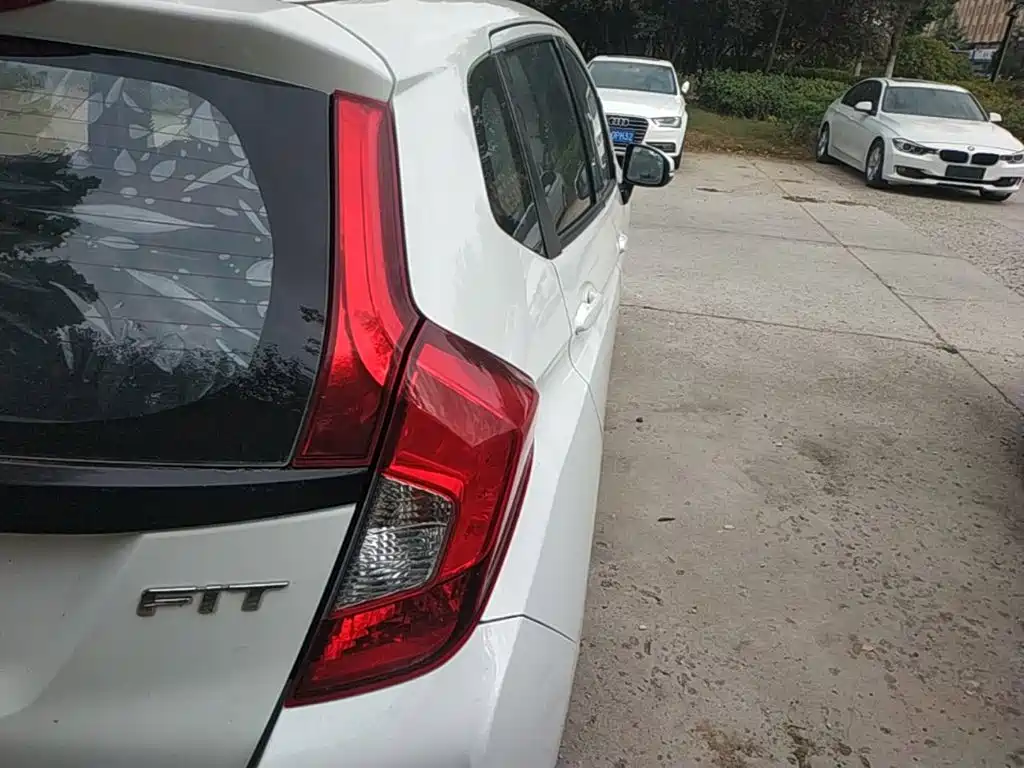 Honda Fit — миниатюра 8
