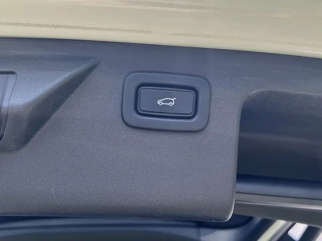Land Rover Discovery Sport — миниатюра 14