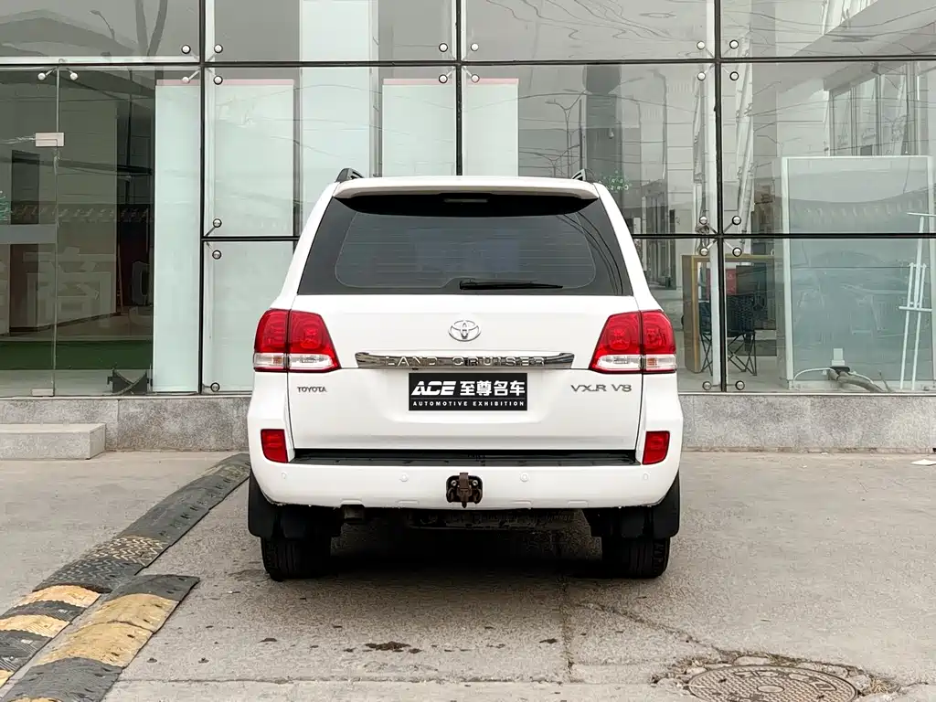 Toyota Land Cruiser 2010 4.7L AT VX