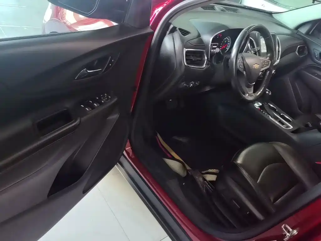 Chevrolet Equinox — миниатюра 15
