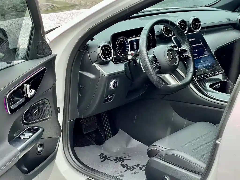 Mercedes-Benz C-Class — миниатюра 7
